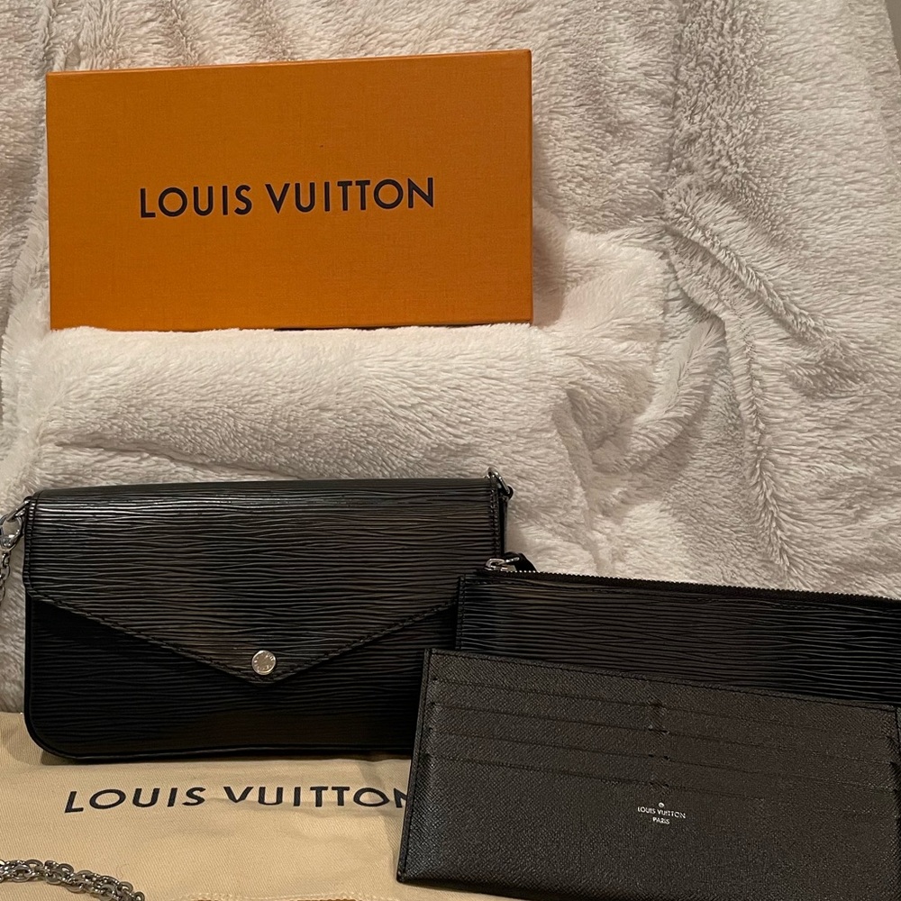 **S0LD*another platform. Louis Vuitton Felicie Pochette w/inserts. Epi Leather - Picture 1 of 14
